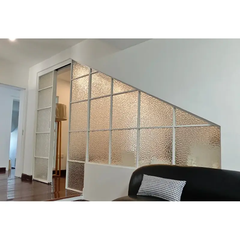 Unregelmäßig geformtes Glas